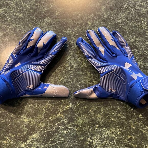 Men's Under Armour F8 Football Gloves Size Small Pre-owned - Picture 1 of 2